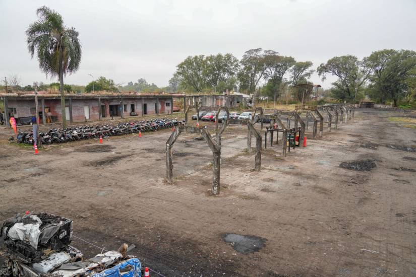 Provincia terminó con el “cementerio de autos” de La Tablada y avanza en la recuperación del espacio público