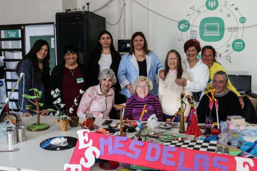 Verde Arte, un taller donde lo reciclado, la creatividad y la contención van de la mano