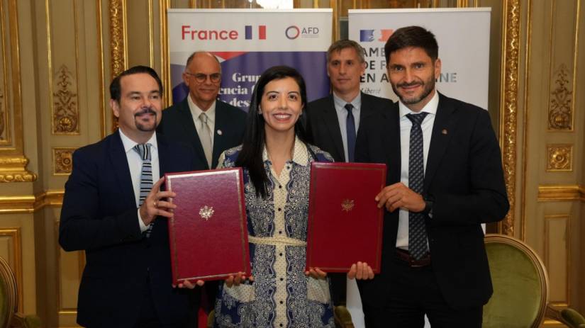 Pullaro firmó un acuerdo con Francia para financiar mejoras energéticas en hospitales, escuelas y aeropuertos de Santa Fe