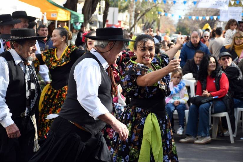 Entre acordes y platos típicos, Santa Fe revivió los “Sabores de nuestra historia”