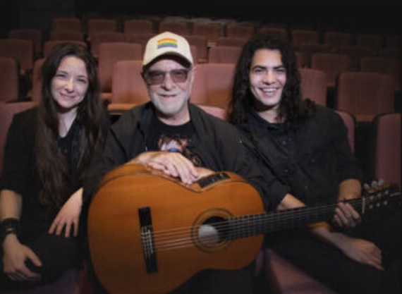 Leon Gieco + Joana Gieco + Alejo León