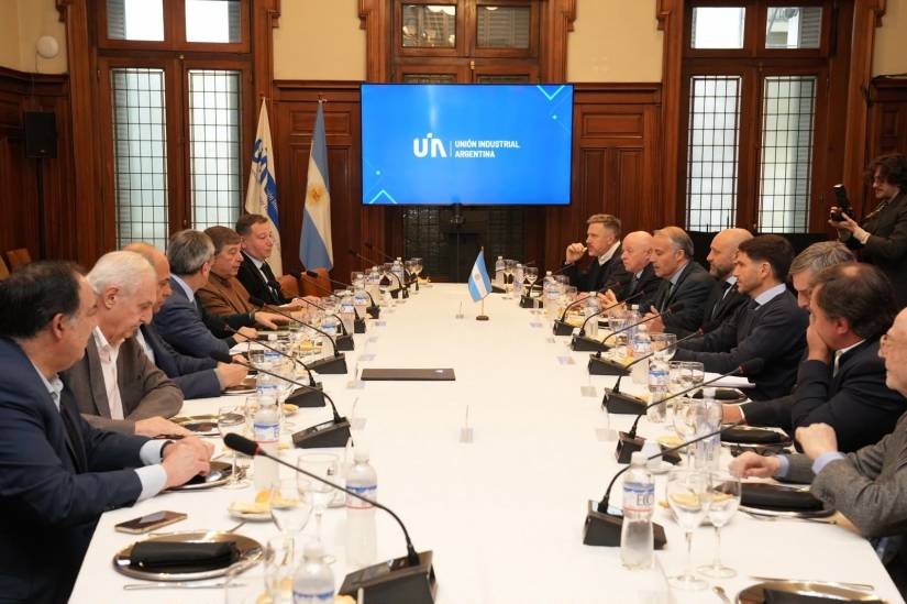 Pullaro llevó a la UIA el modelo productivo de Santa Fe y planteó una agenda común para ganar competitividad