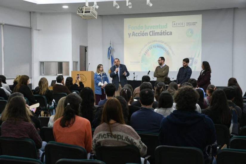 Poletti convocó a estudiantes de la FADU a pensar proyectos para enfrentar el cambio climático