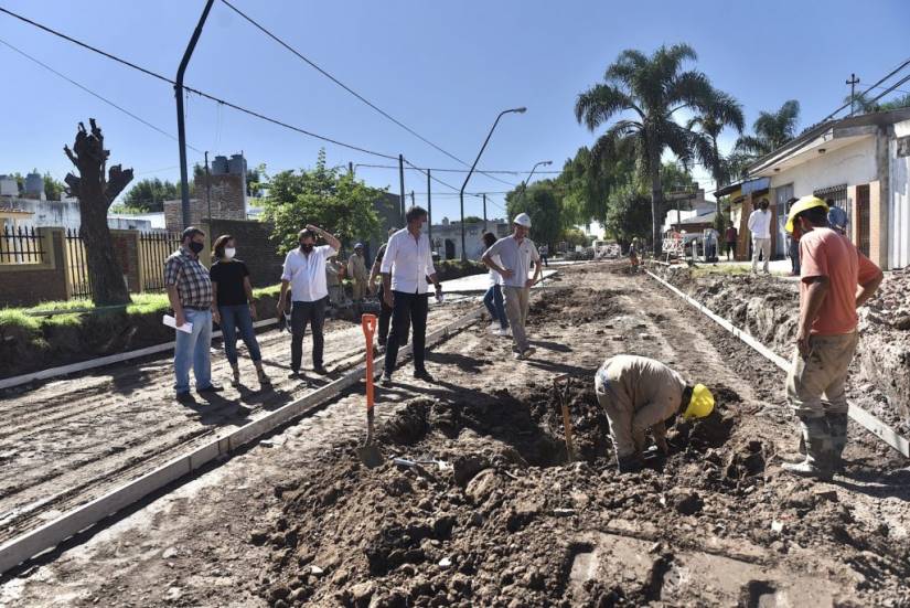 El intendente recorrió las obras integrales en barrio Transporte