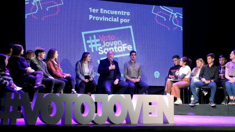 Perotti participó del Primer Encuentro Provincial por la Implementación del Voto Joven en Santa Fe