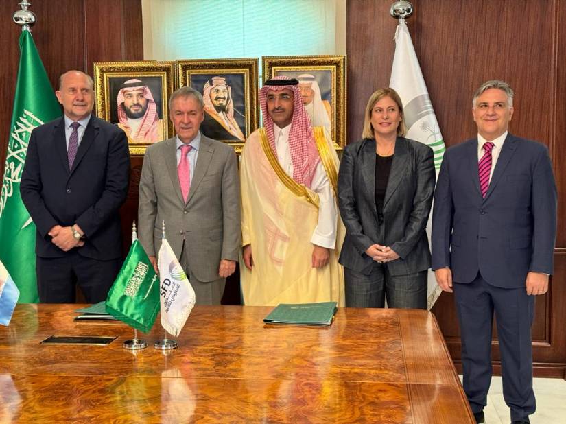 Perotti y Schiaretti firmaron un préstamo con el Fondo Saudí para otro tramo del acueducto Santa Fe – Córdoba
