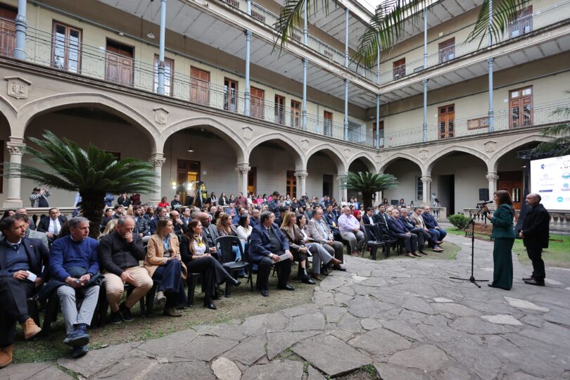La ciudad homenajeó al Papa Francisco en el Colegio Inmaculada