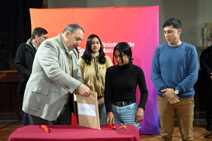 Poletti participó de la licitación para la intervención integral del Colegio Nacional