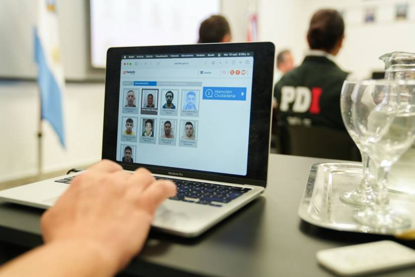 Scaglia presentó la web de los delincuentes más buscados en Santa Fe:? “Los vamos a perseguir hasta encontrarlos”