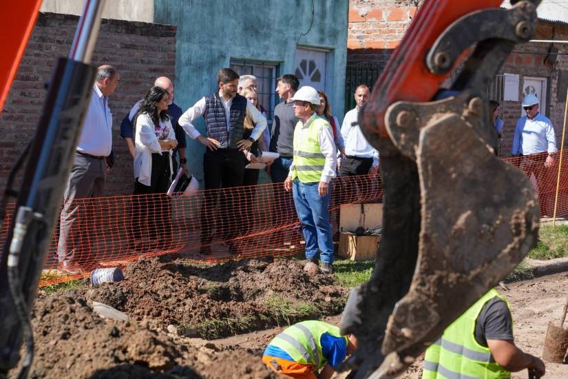 Pullaro supervisó obras en barrio San Lorenzo, donde Provincia invierte más de $ 2.083 millones