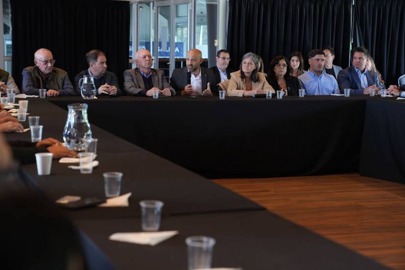 Puccini valoró el avance en la licitación de la hidrovía y la aprobación para el nuevo puerto en Timbúes: “Es la Santa Fe que mira al futuro”