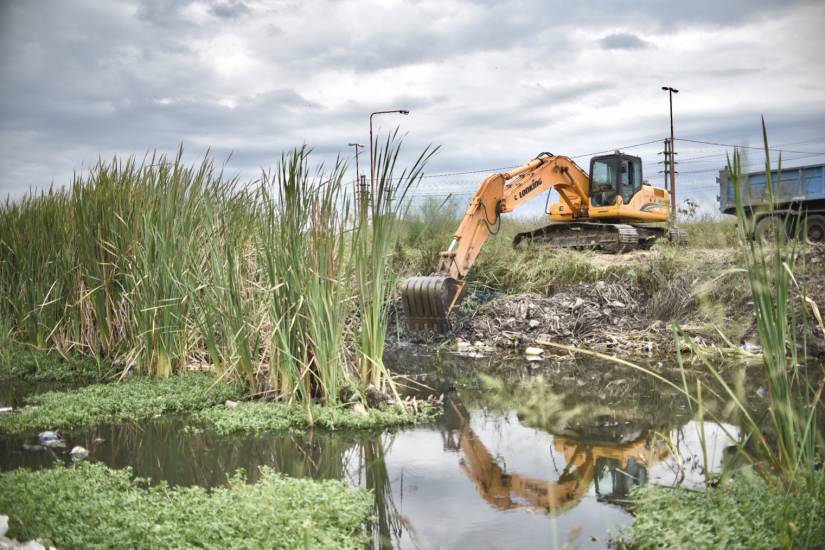 La Municipalidad avanza con la limpieza de canales y desagües pluviales entubados