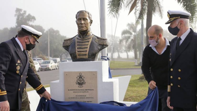 Se recuperó el busto en homenaje a Guillermo Brown